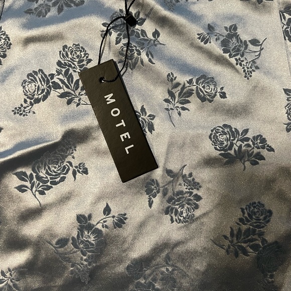 NWT Motel Rocks Silky Mini Skirt - Picture 3 of 3